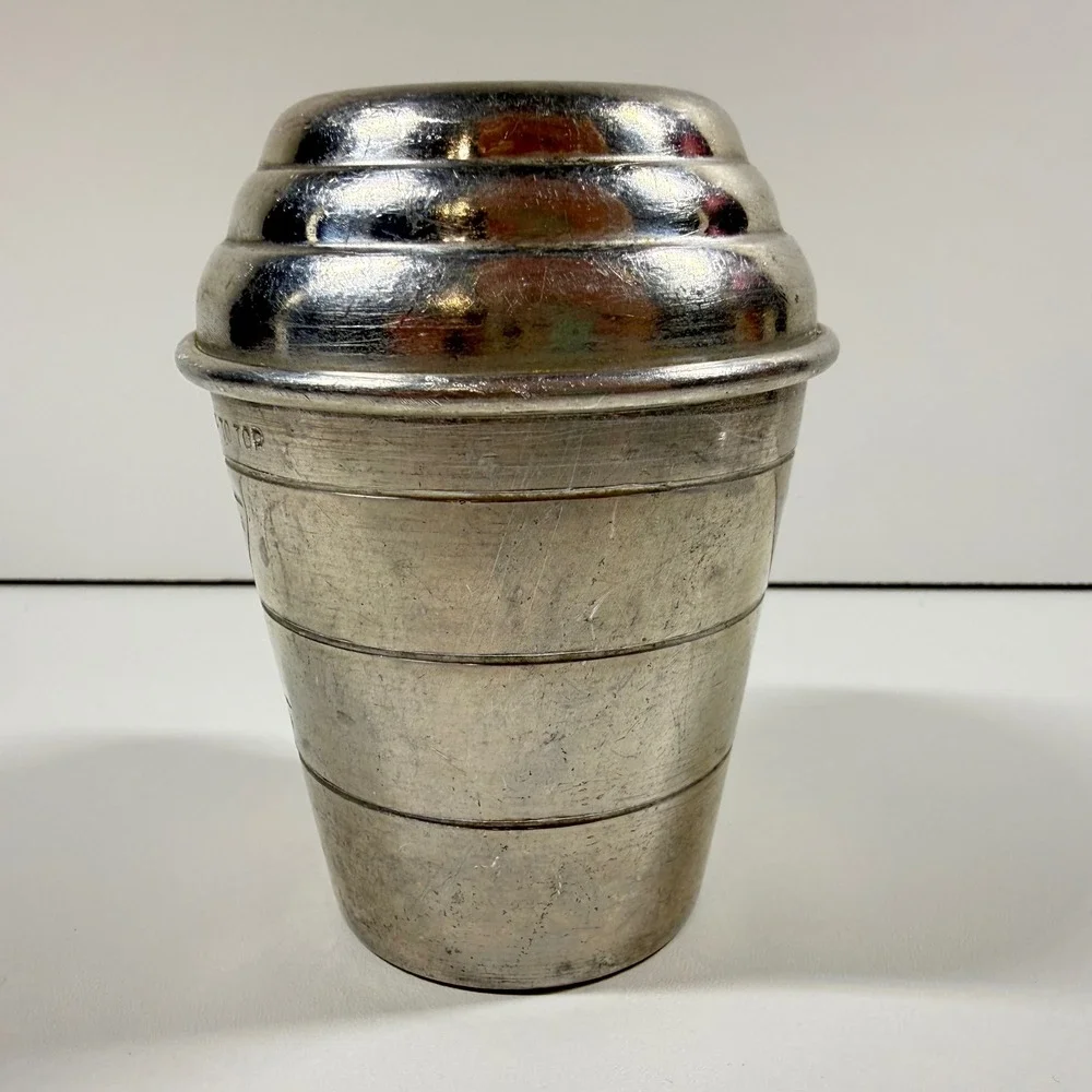 Vintage Mirro Aluminum Gravy Shaker Beehive Lid 1 Cup 2623 M Made in USA MCM